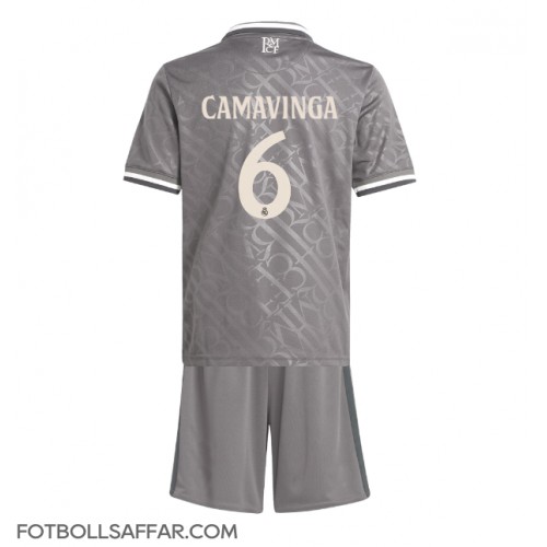 Real Madrid Eduardo Camavinga #6 Tredje Dräkt Barn 2024-25 Kortärmad (+ Korta byxor)